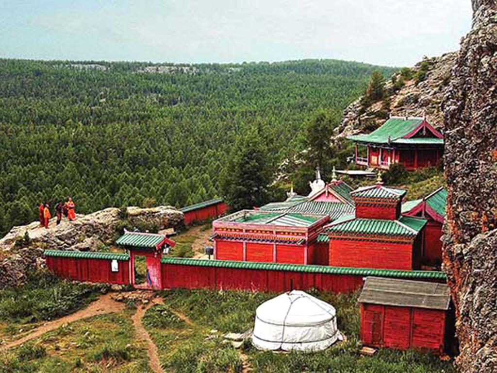 Mongolian Buddhist culture tours